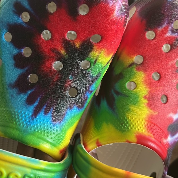 Crocs Colorful Tie-Dye Clogs - Picture 4 of 12